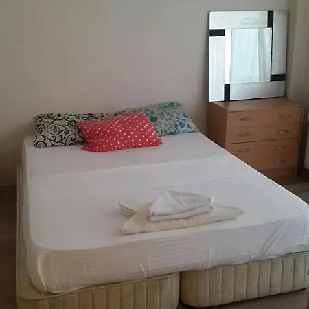 Gezkonakla Kadikoyde Iki Bir Salon * Istanbul